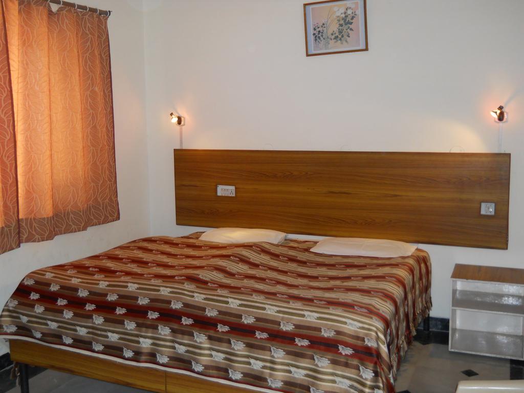 Hotel Sukhsadan Dehradun Room photo